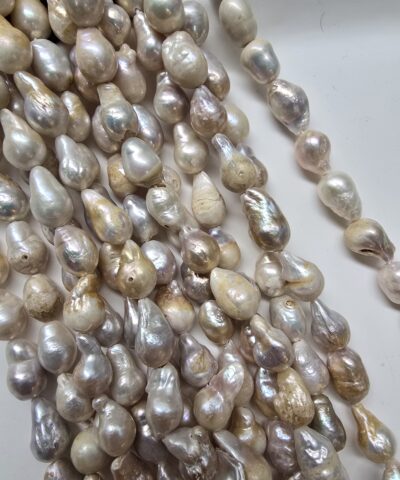 Alternative view of 10 MM AAA Damla Barok Doğal İnci