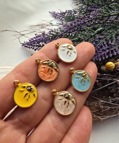 Otantik Güneş Kabartmalı Çarm Kolye Ucu