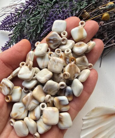 13 MM Karo Şekilli Akrilik Boncuk