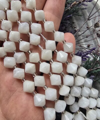 8 MM Piramit Şekilli Ay Taşı
