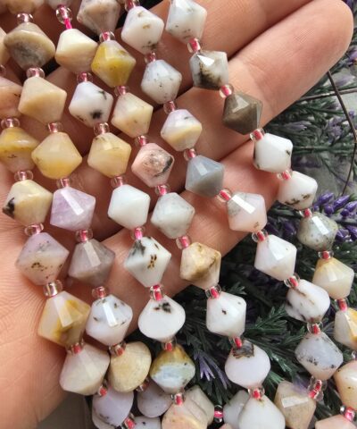 8 MM Piramit Şekilli Pembe Opal Taşı