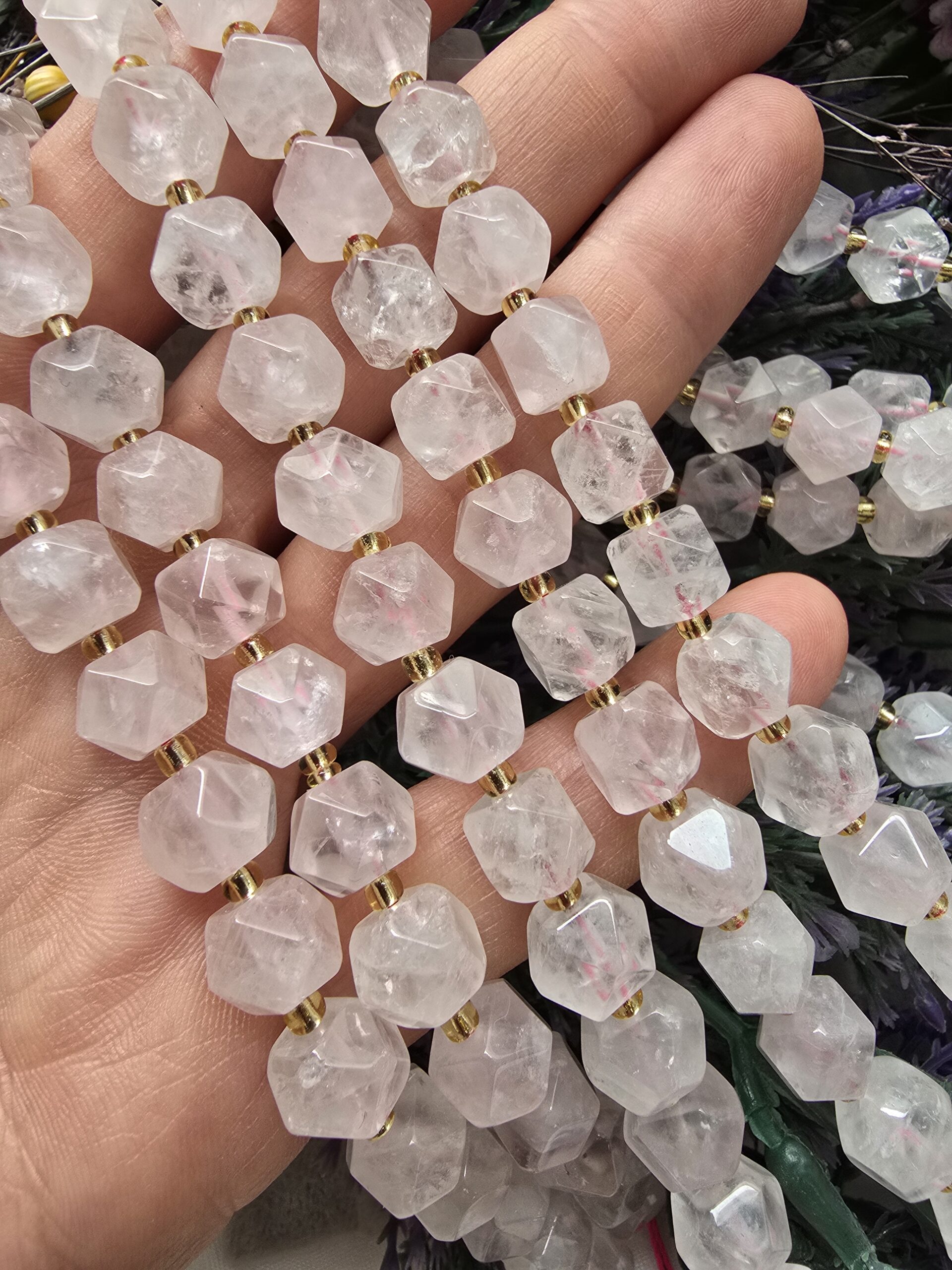 8 MM Fasetli Küp Şekilli Pembe Kuvars Taşı