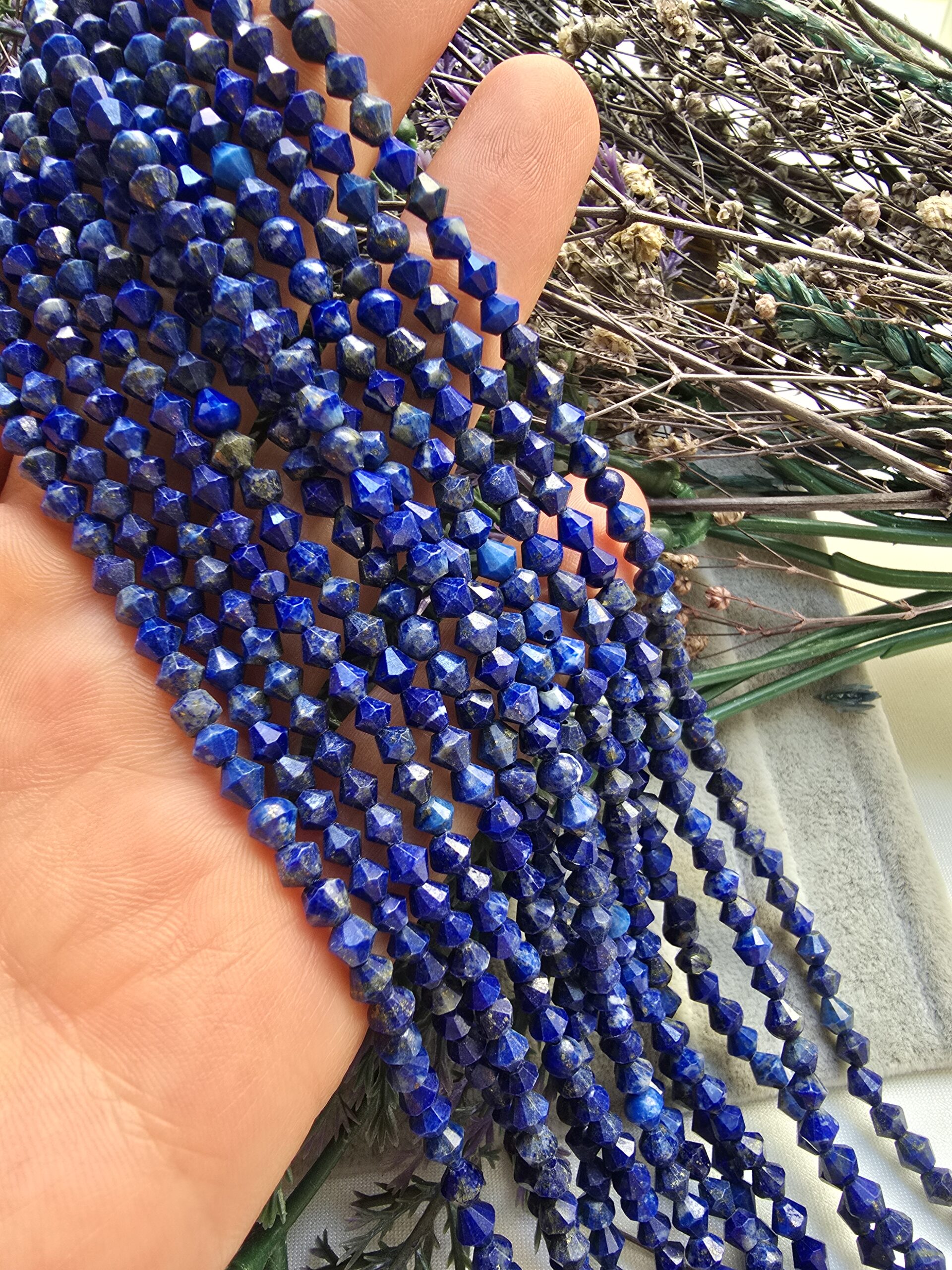 4 MM Piramit Lapis Taşı