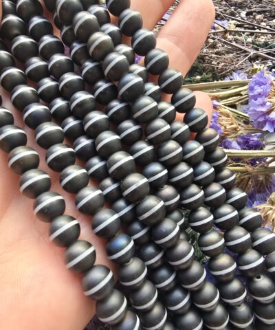 8 MM Beyaz Çizgili Siyah Tibet Akik Taşı