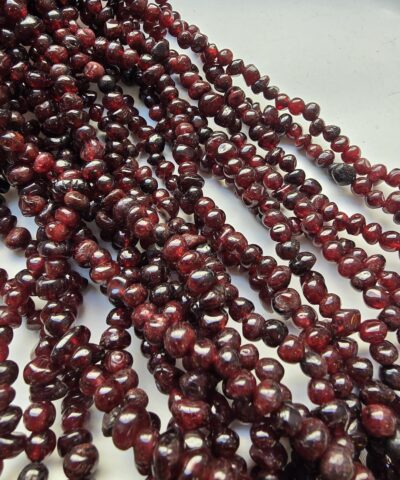 4-5 MM Oval Amorf Şekilli Granat Taşı Uzun Dizi