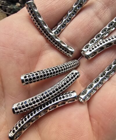 30 MM Beyaz Taşlı Gümüş Renk Kasalı Eğik Silindir