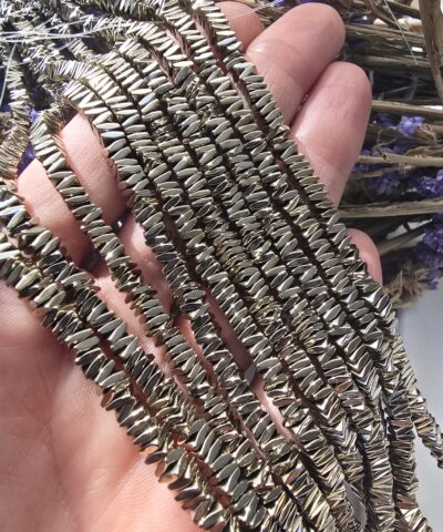 4x1 MM Soft Gold Eğik Kare Hematit Taşı