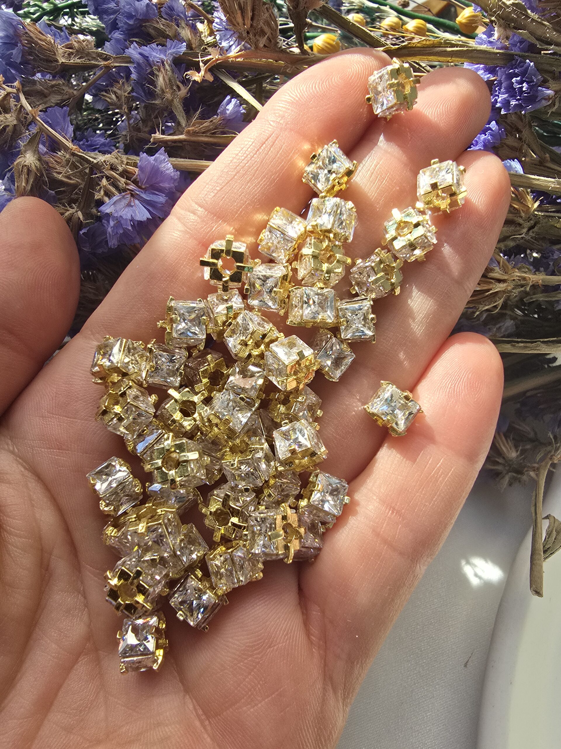 7x6 MM Beyaz Baget Taşlı Altın Kaplama Silindir