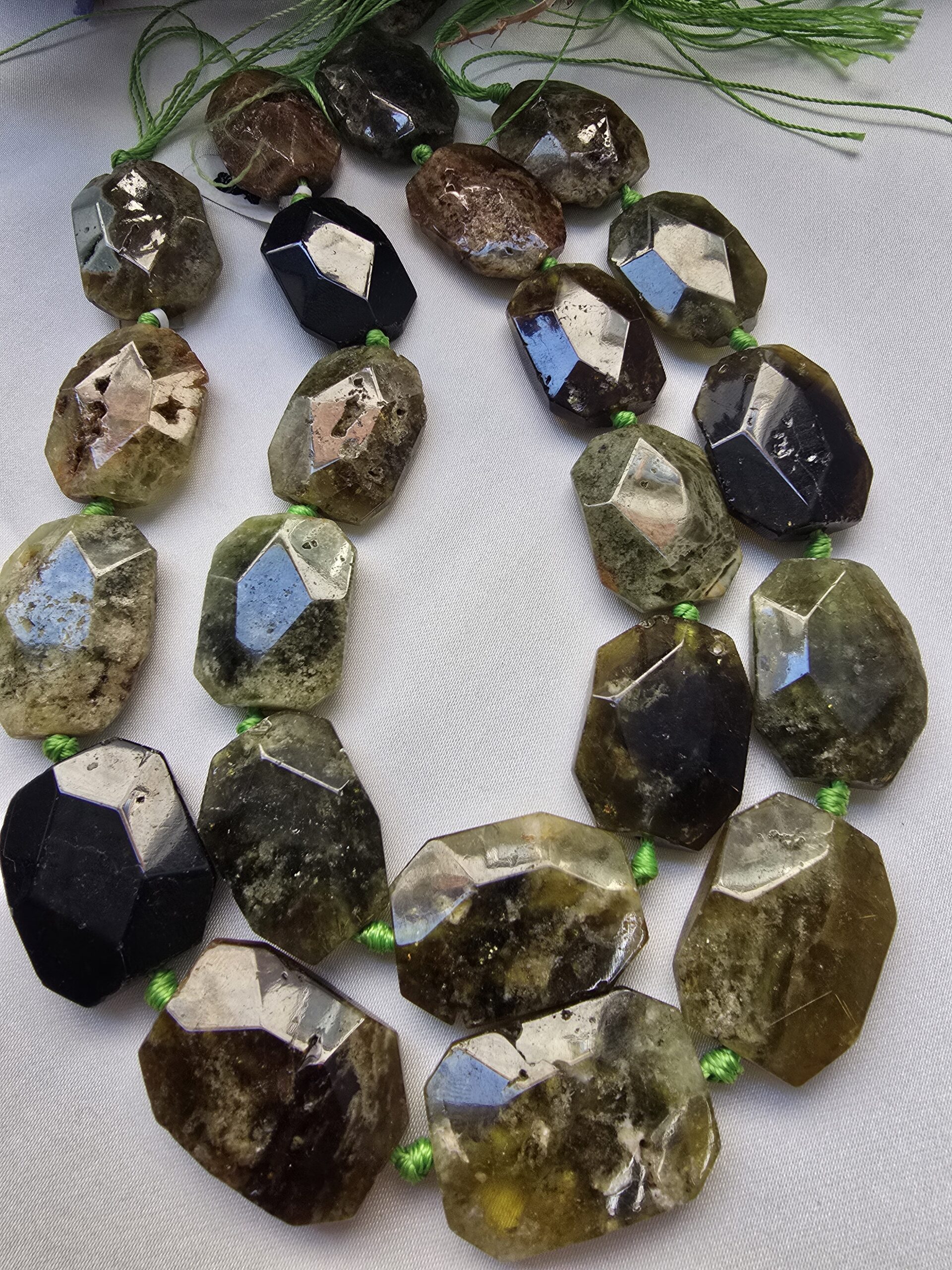 20x30 MM Elmas Kesim Yeşil Granat Doğal Taş - Görsel 4