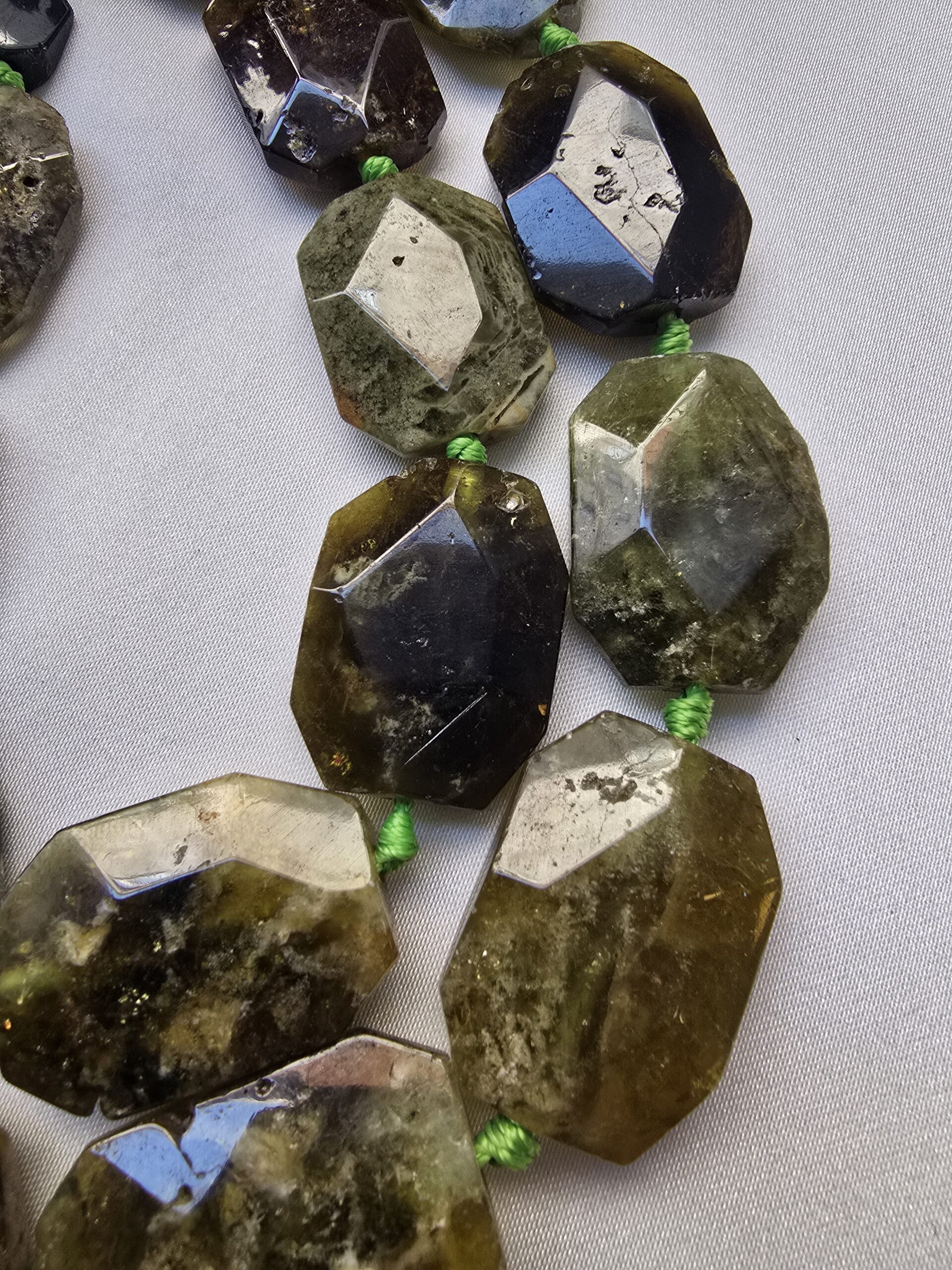 20x30 MM Elmas Kesim Yeşil Granat Doğal Taş - Görsel 3