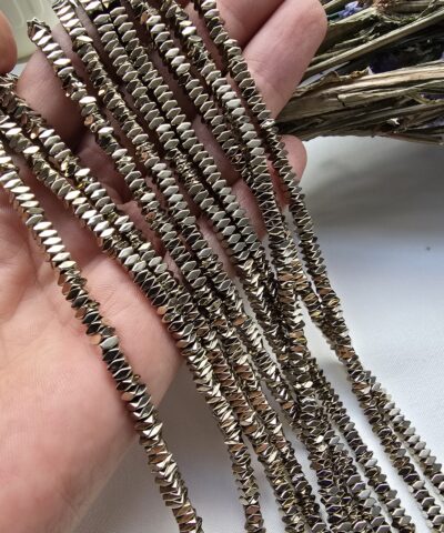 Alternative view of 4x2 MM Soft Gold Faset Kesim Kare Hematit Taşı
