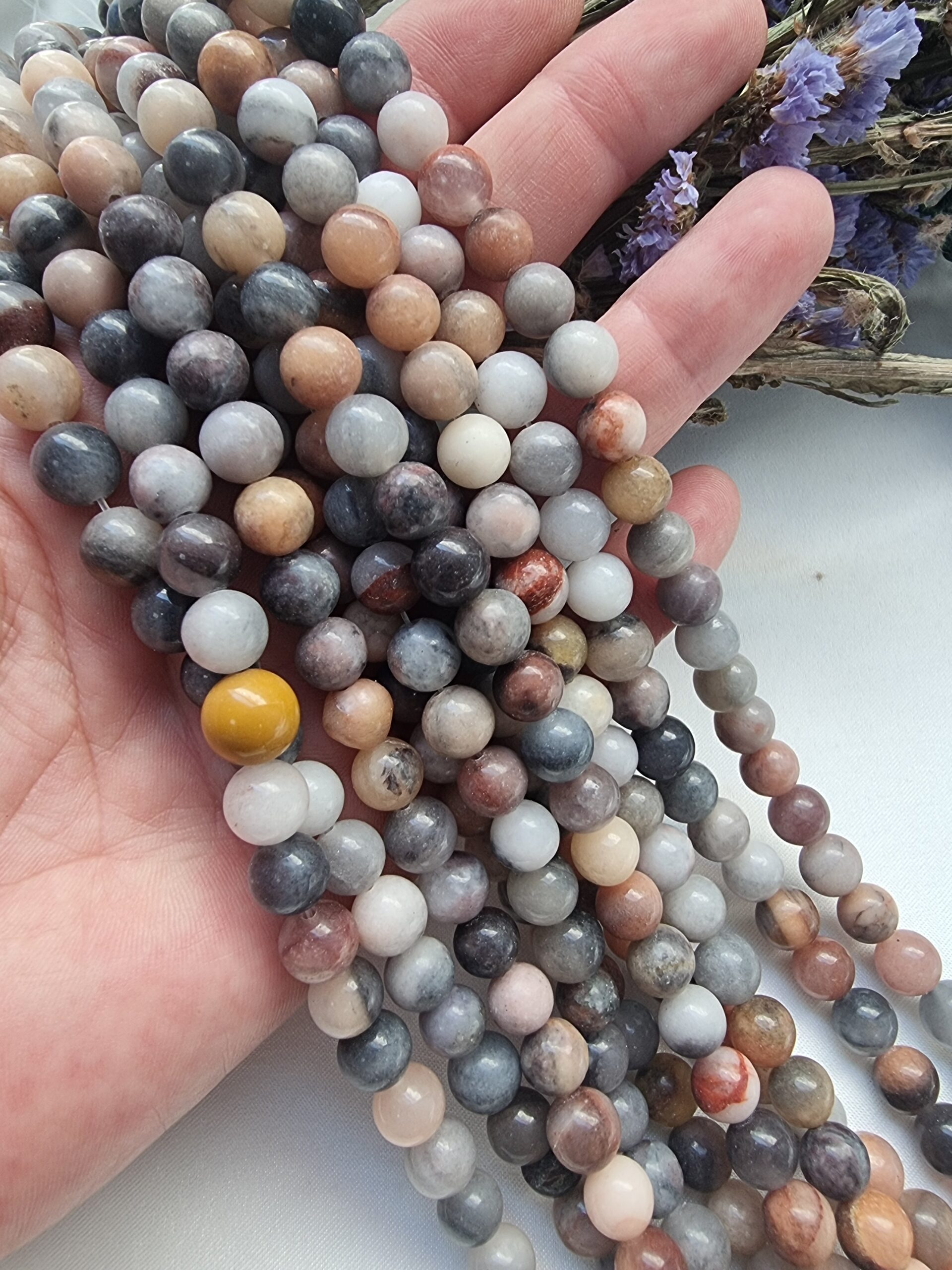 8 MM Küre Şahin Gözü Renkli Ceyt Kuvars Taşı