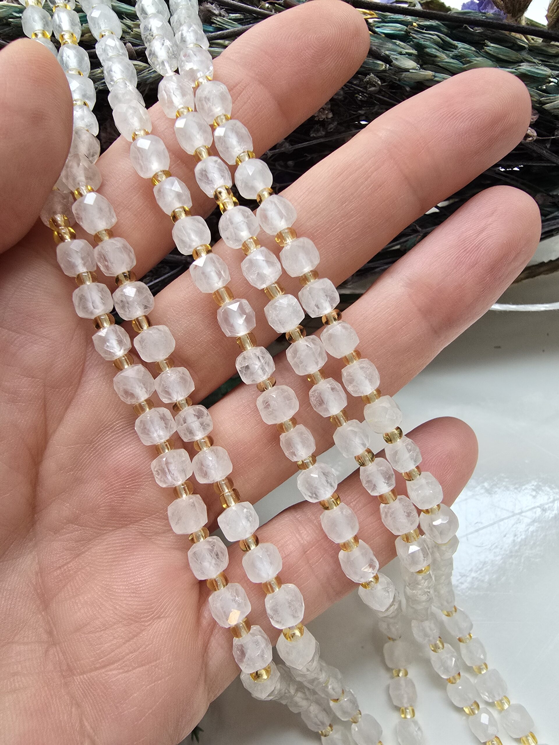 4x4 MM Faset Kesimli Küp Kristal Kuvars Taşı